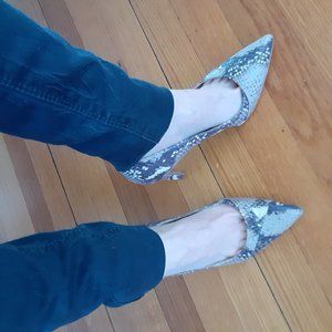 Size 5 Nine West Snakeskin Print Pump